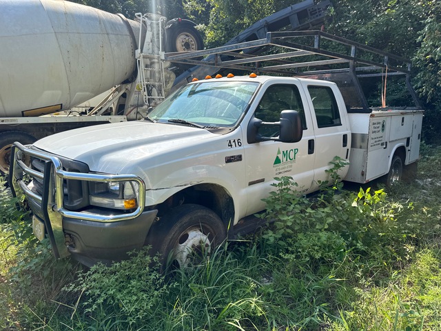 2003 Ford F-450 4x2 Crew Cab Utility Truck