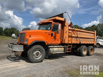 2002 International 5600 6x4 T/A Dump Truck