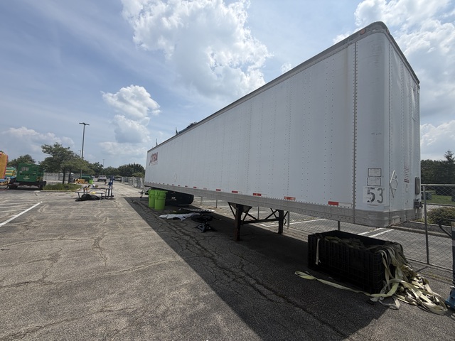 1999 Trailmobile 53 ft T/A Van Trailer w/ 25,000 SQFT Inflatable Bounce House