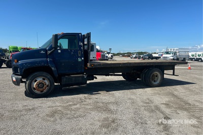 2005 Chevrolet C6500 4x2 Ciężarówka z płaską platformą