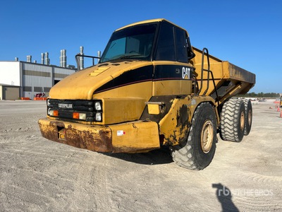 2005 Cat 725 Articulated Dump Truck