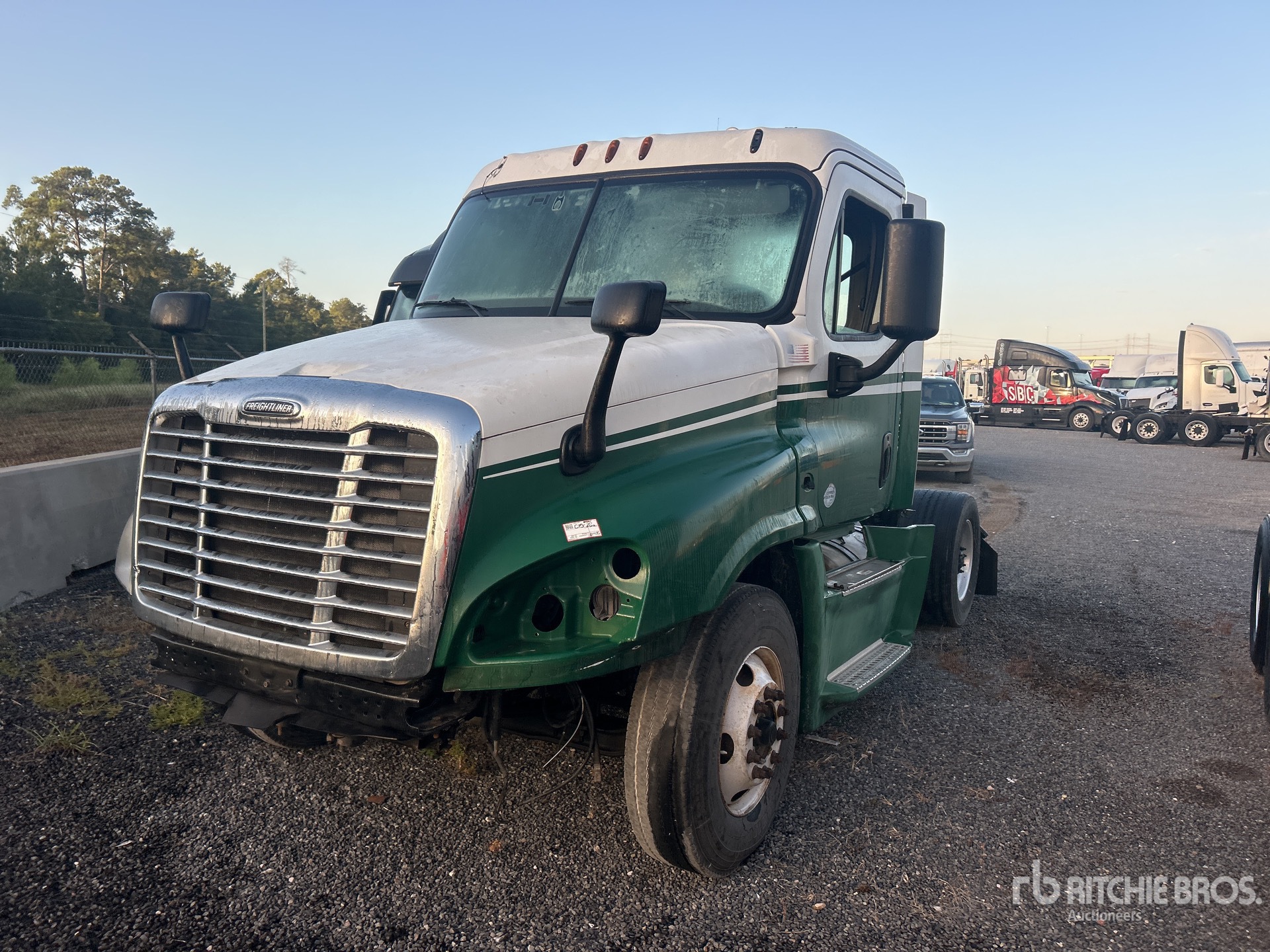 2016 Freightliner Cascadia 125 4x2 S/A Day Cab Truck Tractor (Inoperable)