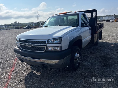 2005 Chevrolet Silverado 3500 4x4 Flatbed Truck