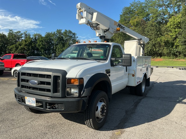 2009 Altec AT200 30 ft on 2009 Ford F-450 XL 4x4 Bucket Truck
