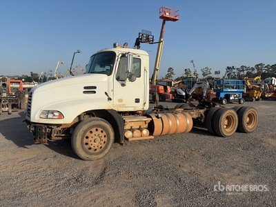 2016 Mack CXU613 6x4 تراكتور شاحنة نهارية (ثنائية المحور)
