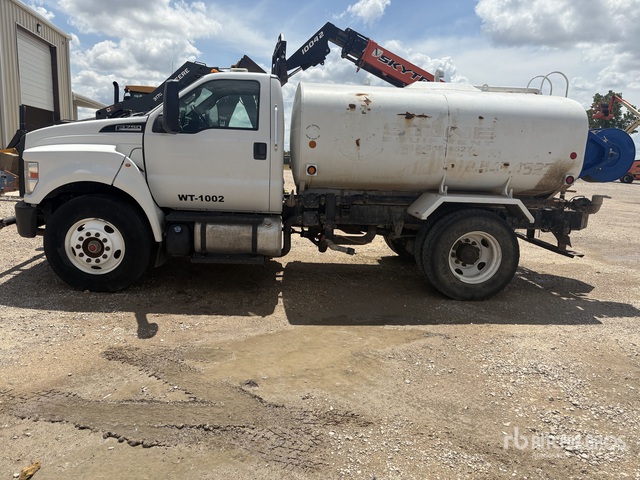 2019 Ford F-750 2000 gal Water Truck