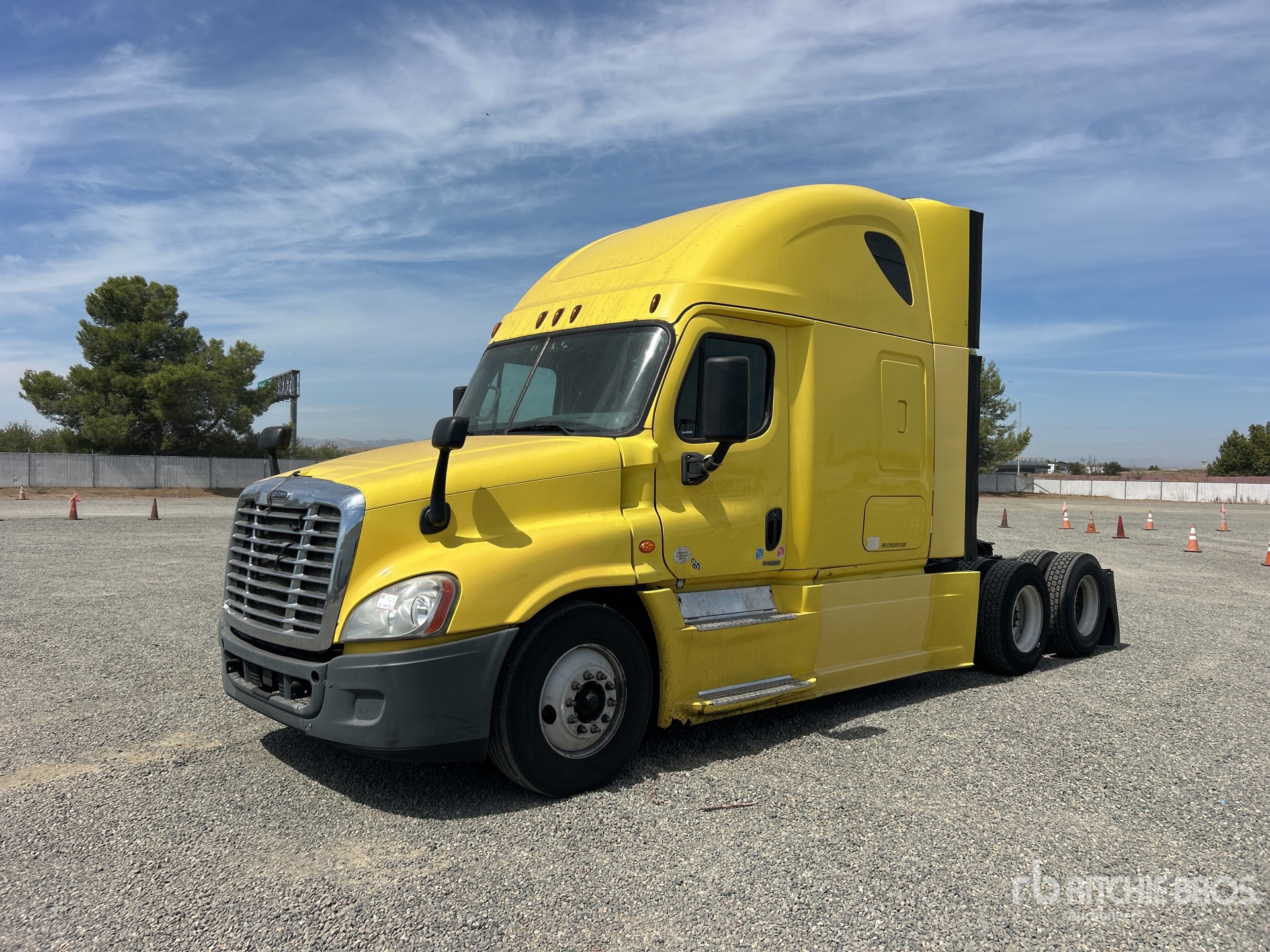 2017 Freightliner Cascadia 125 6x4 T/A Sleeper Truck Tractor