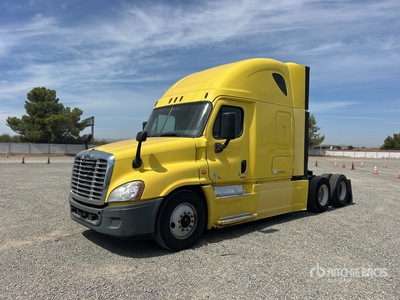 2017 Freightliner Cascadia 125 6x4 T/A Slaapcabine Trekker
