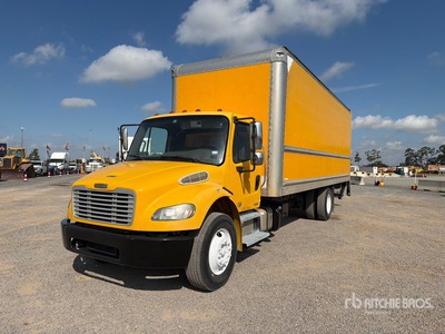 2013 Freightliner M2 106 Furgonetka
