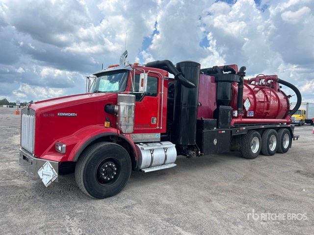 2013 Ledwell on 2000 Kenworth T800 6x4 Vacuum Excavator Truck
