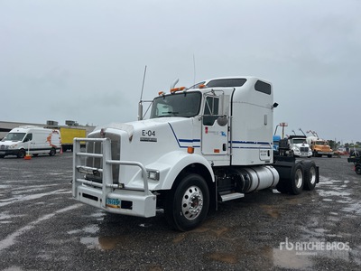 2015 Kenworth T800 6x4 T/A Sleeper Truck Tractor