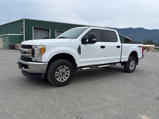 2017 Ford F-250 STX 4x4 Crew Cab Pickup
