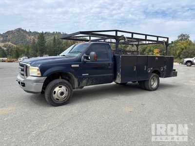 2005 Ford F-350 XLT 4x4 شاحنة متعددة الاغراض