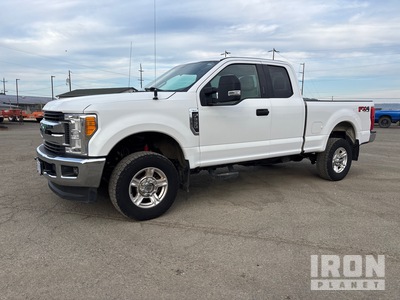 2017 Ford F-250 XLT 4x4 Extended Cab Pickup