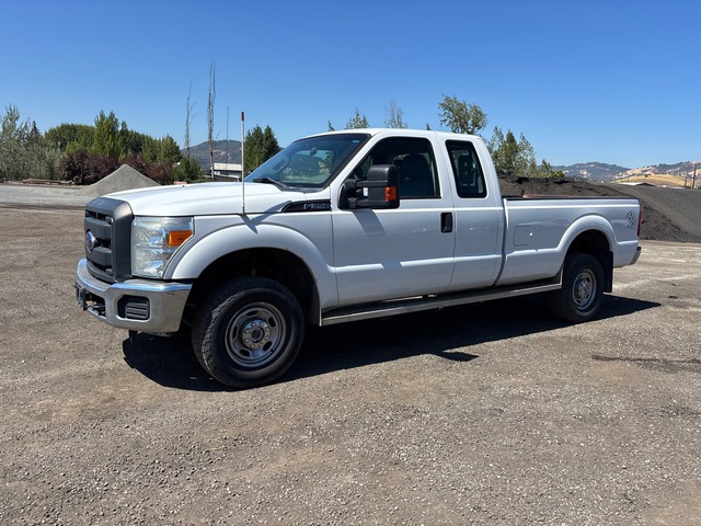 2015 Ford F-350 XL 4x4 Extended Cab Pickup 2015 Ford F-350 XL 4x4 Extended Cab Pickup