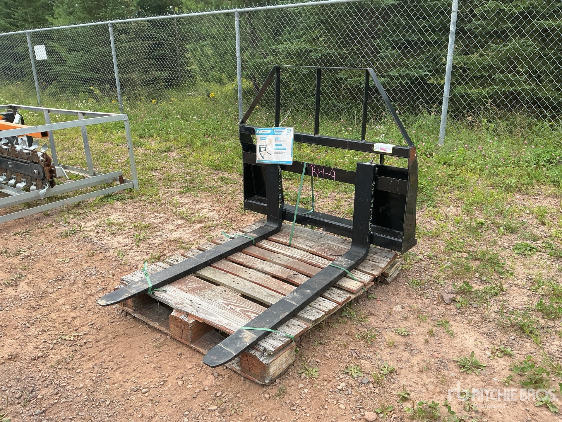 AGT SAII100 48 in Skid Steer Forks (Unused)