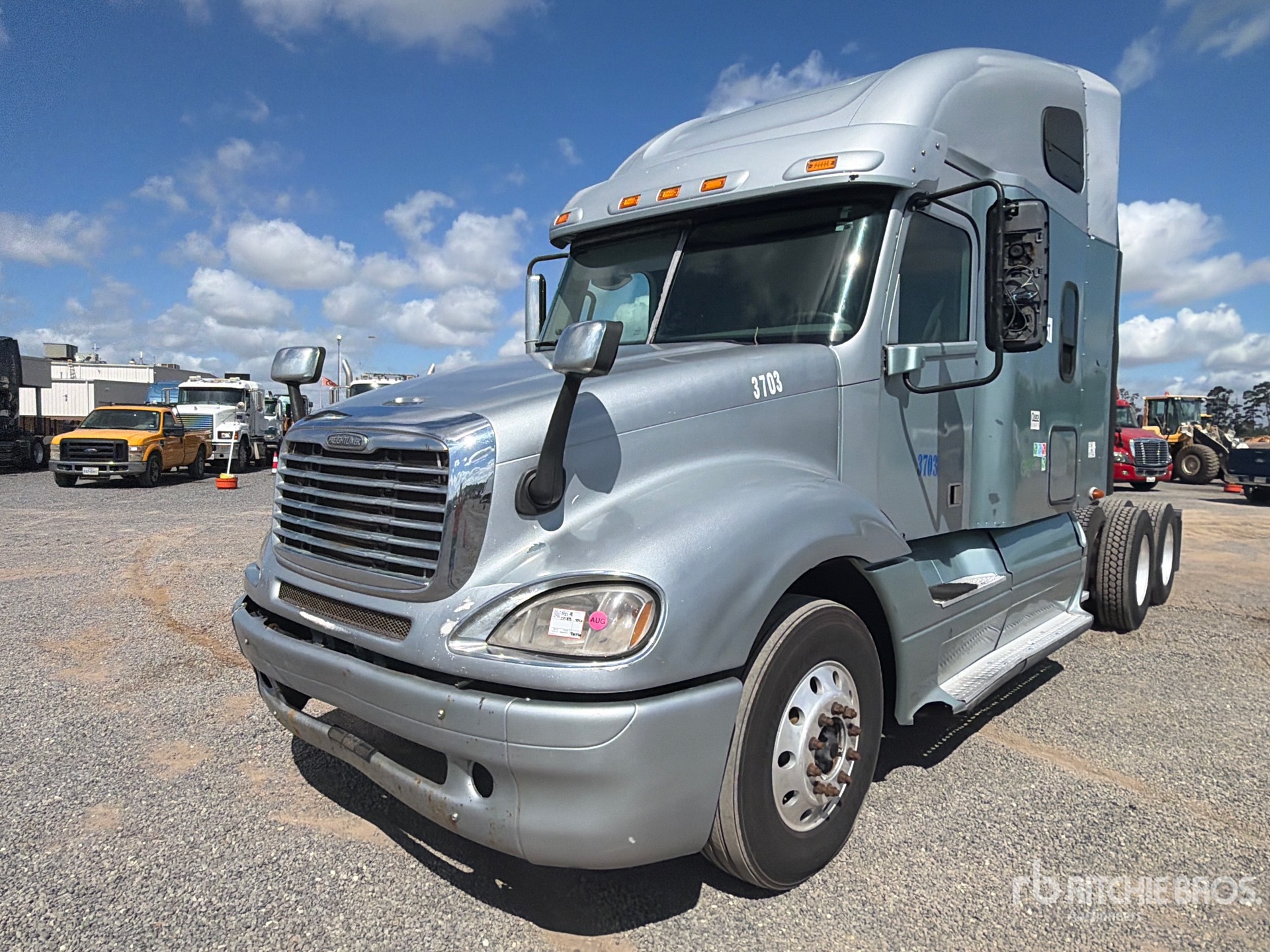 2013 Freightliner Columbia 120 6x4 T/A Sleeper Truck Tractor