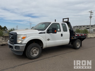 2016 Ford F-250 Super Duty XL 4x4 Extended Cab Flatbed Truck