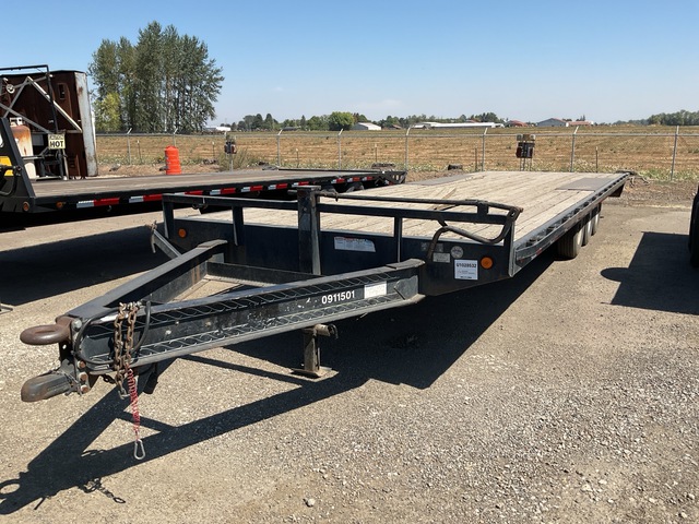 2015 PJ Trailers F8283 28 ft Tri/A Flatbed Trailer