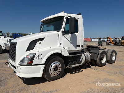 2009 Volvo VNL 6x4 T/A Dagcabine Trekker