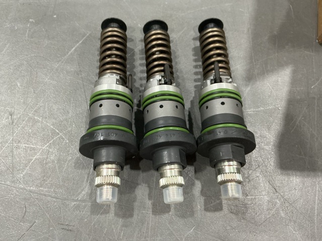 (3) Deutz 0211 3001 Metering Injection Controls