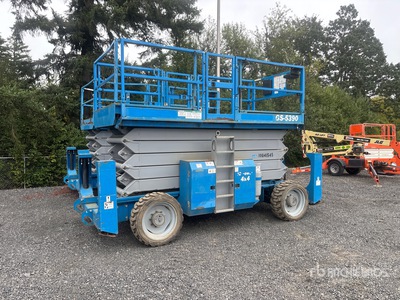 2012 Genie GS-5390 4x4 Dual Fuel Elevador de tijera