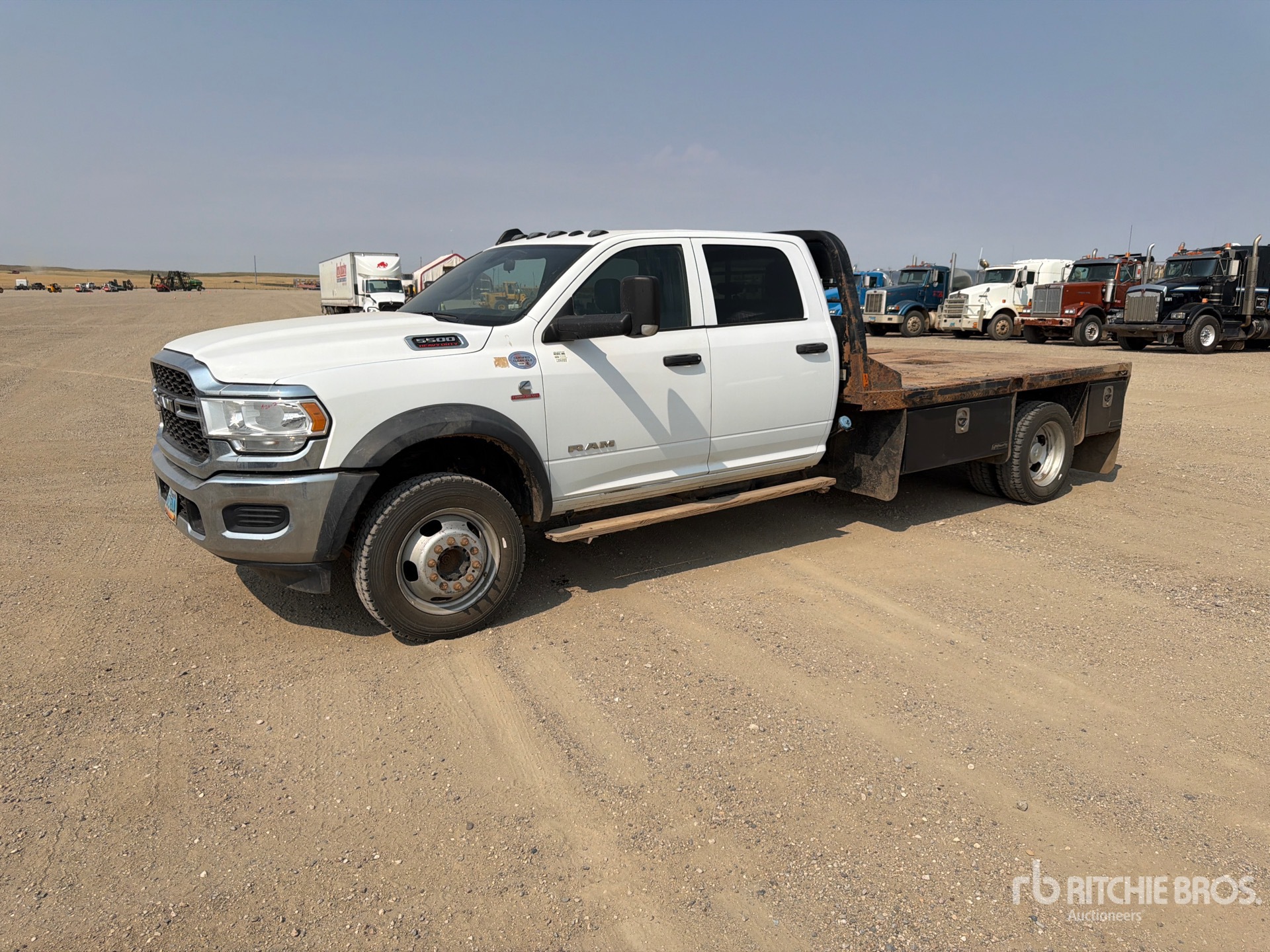 2022 Ram 5500 4x4 Crew Cab Flatbed Truck