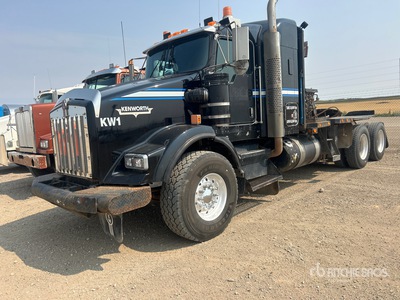 2004 Kenworth T800 تراكتور شاحنة بسقف (ثلاثى المحور)