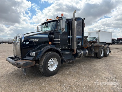 2005 Kenworth T800 6x4 Sleeper Winch Truck