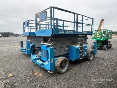 2012 Genie GS-5390 4x4 Dual Fuel Elevador de tijera