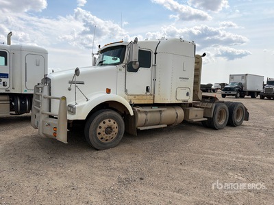 2005 Kenworth T800 6x4 T/A Sleeper Truck Tractor