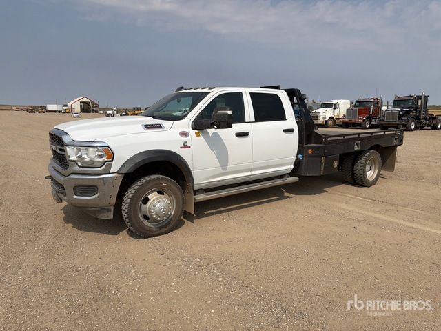 2024 Ram 5500 4x4 Crew Cab Flatbed Truck