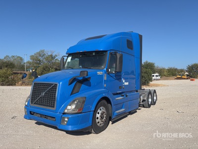 2015 Volvo VNL670 6x4 Cabeza Tractora Cabina Dormitorio