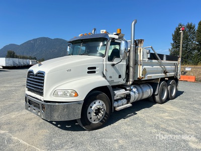 2013 Mack CXU613 6x4 شاحنة قلابة /محورين