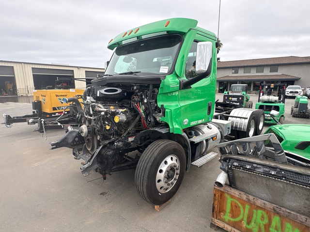 2022 Freightliner Cascadia 116 6x4 T/A Day Cab Truck Tractor (Inoperable)