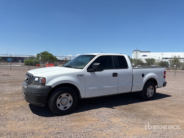 2006 Ford F-150 XL 4x2 Extended Cab Pickup