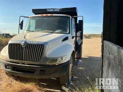 2005 International 4400 4x2 الكابينة والهيكل