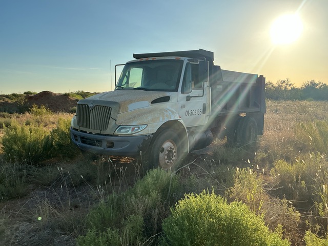 2007 International 4300 4x2 S/A Dump Truck