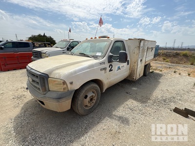 2006 Ford F-350 XL 4x2 Service Truck