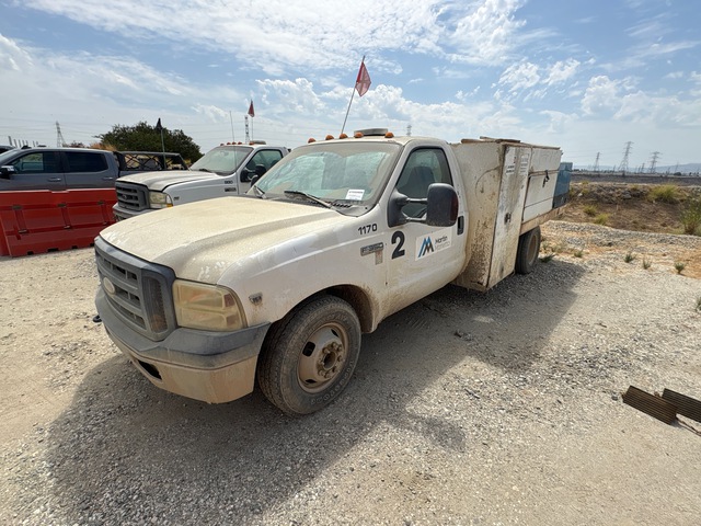 2006 Ford F-350 XL 4x2 Service Truck 2006 Ford F-350 XL 4x2 Service Truck
