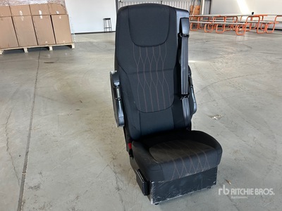 Quantity of (5) Operator Seats Accessori per autocarro
