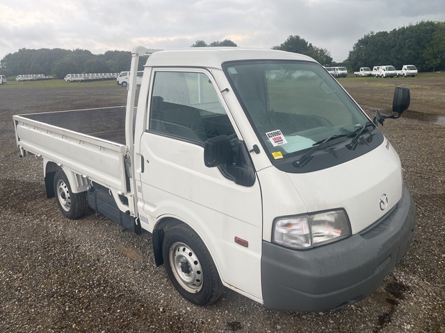 2015 年 Mazda BONGO 4x2 Table Top Truck