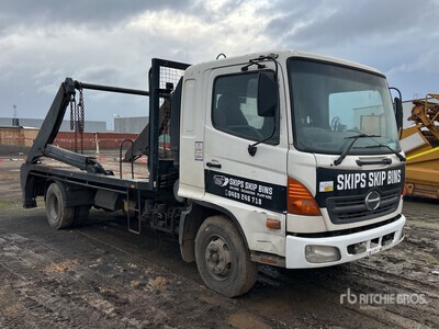 2004 Hino FD1J 4x2 Skip Truck