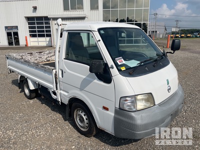 2011 年 Nissan VANETTE 4x2 Table Top Truck