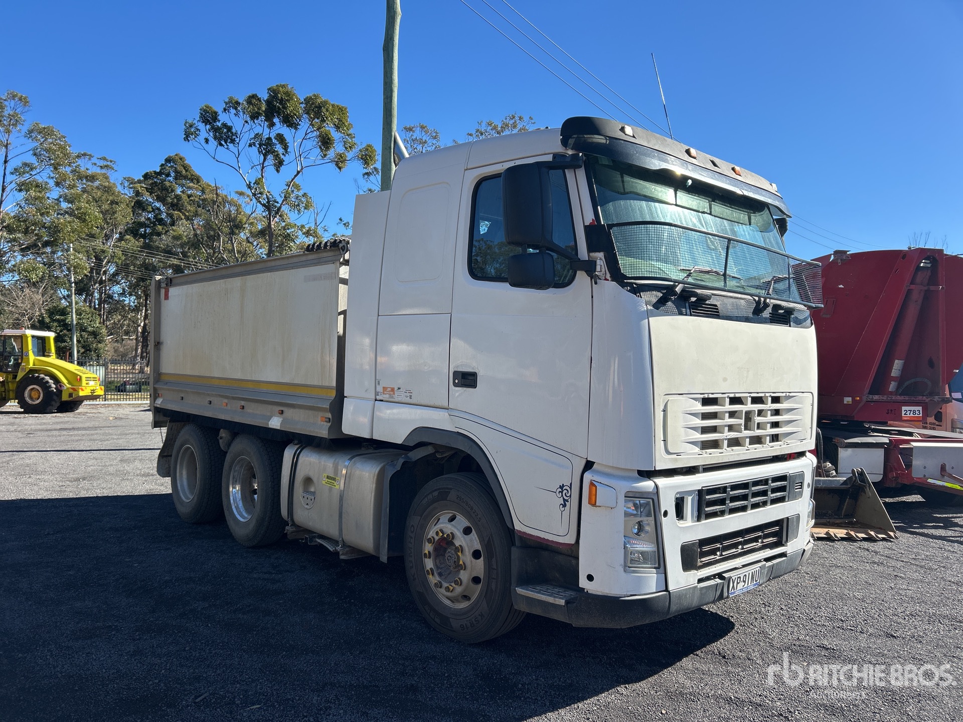2003 Volvo T/A Dump Truck