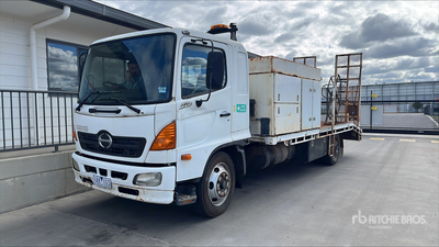 2004 Hino 平台トラック