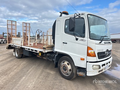 2004 Hino 4x2 Extended Cab Table Top Truck
