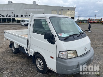 2010 年 Nissan VANETTE 4x2 Table Top Truck