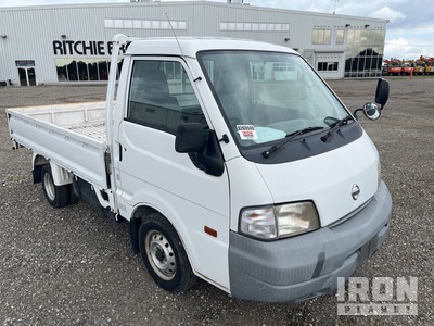 2010 年 Nissan VANETTE 4x2 Table Top Truck