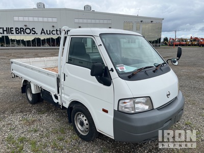 2011 年 Nissan VANETTE 4x2 Table Top Truck